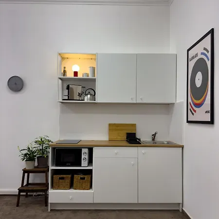 Zen Hideaway Studio, Netlfix, Coffee, Projector * Bratislava